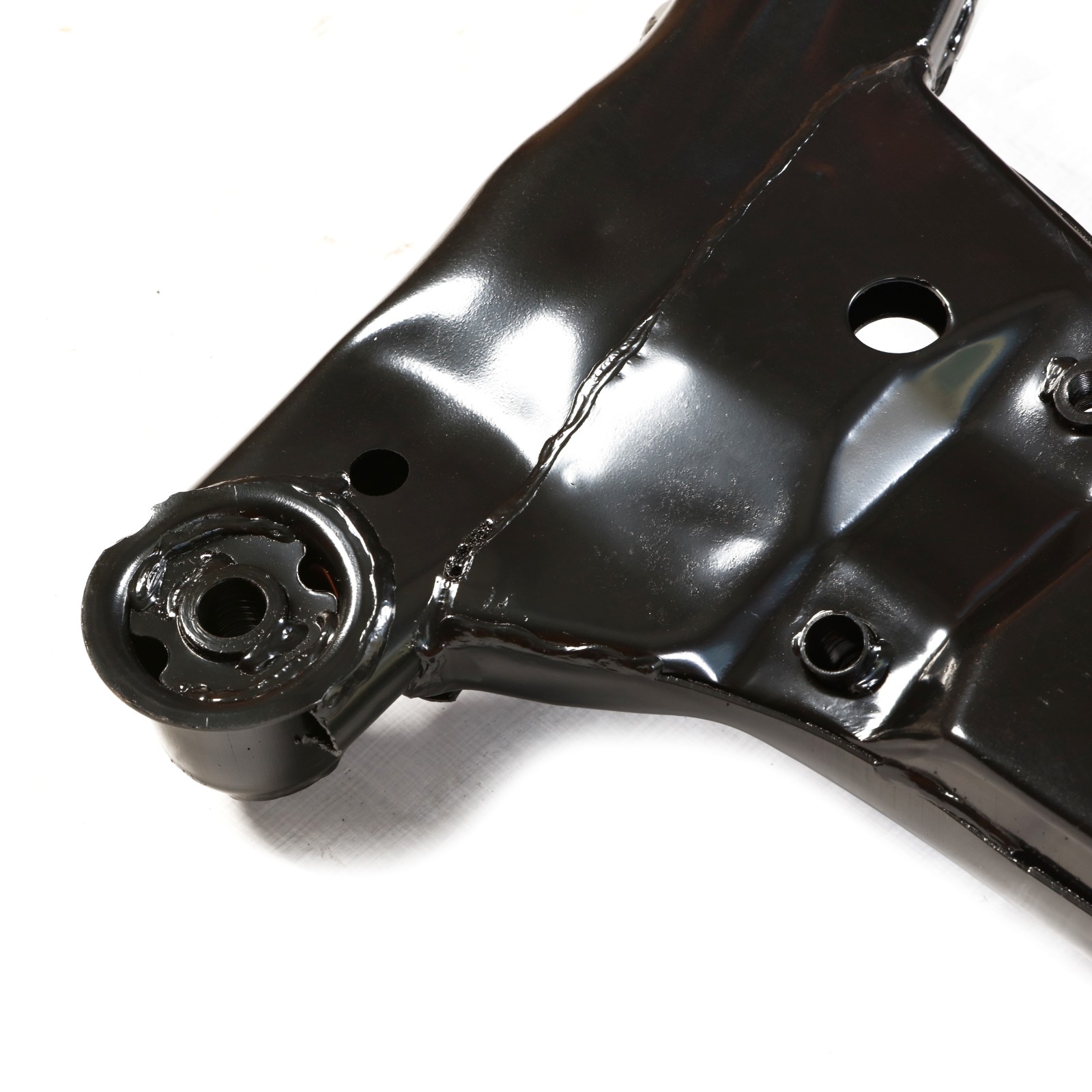 Front suspension subframe crossmember for KIA FORTE 09-/KIA CERATO 10-